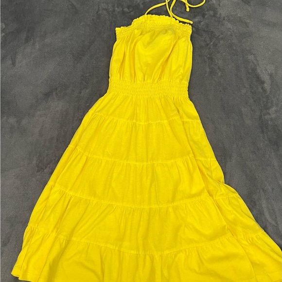 Kids yellow dress. Size small. - Picture 1 of 1